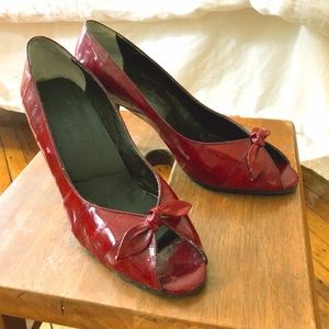 VINTAGE Red Leather Pumps